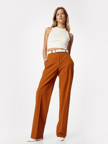 Wide leg Pantaloni con piega frontale 'Hulana' di HUGO Red in marrone