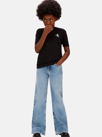 Calvin Klein Kids - Camiseta 'CALVIN KLEIN  JEANS kids CHEST MONO LOGO SS T-SHIRT T-SHIRT' en negro