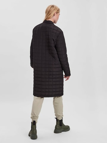 VERO MODA Kevad-sügismantel, värv must