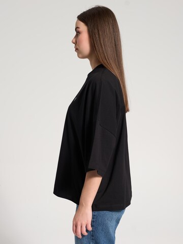NOWIHT - Camiseta 'Perpetua' en negro