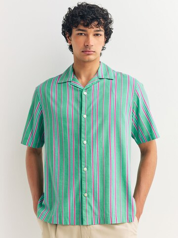 Coupe regular Chemise Next en vert : devant