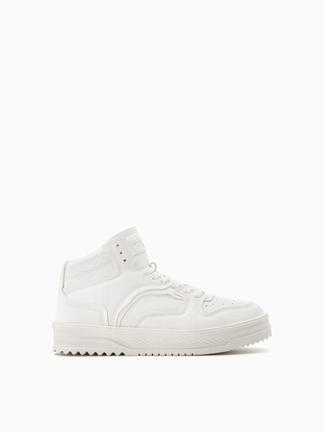 Sneaker alta di Bershka in bianco