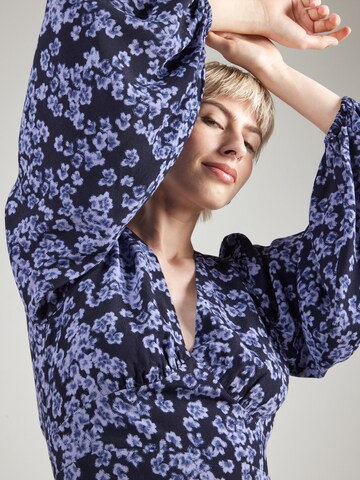 Robe & Other Stories en violet