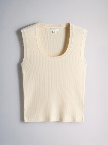 The Set Top in Beige