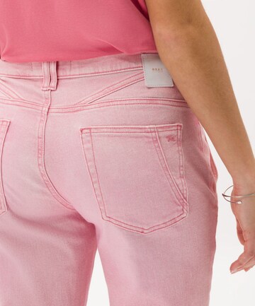 BRAX Regular Jeans 'Merrit' in Roze