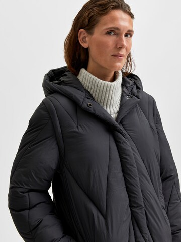 Manteau d’hiver 'Trine' SELECTED FEMME en noir