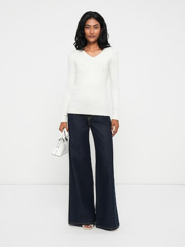 GUESS - Jersey 'SAYLOR' en blanco