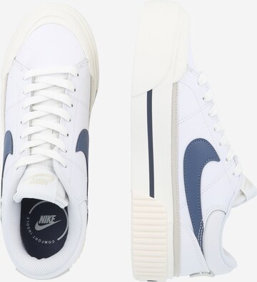 Baskets basses 'Court Legacy Lift' Nike Sportswear en blanc