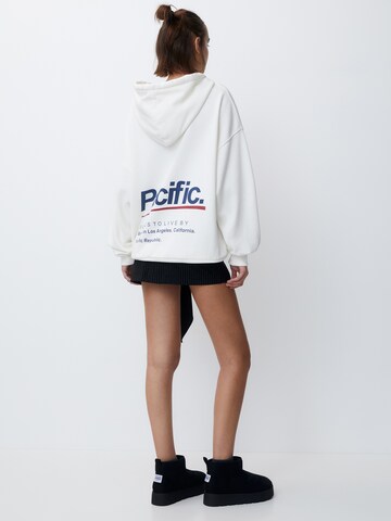 Sweat-shirt Pull&Bear en blanc