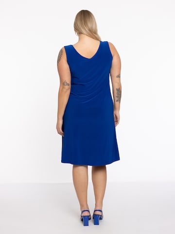 Yoek Kleid in Blau