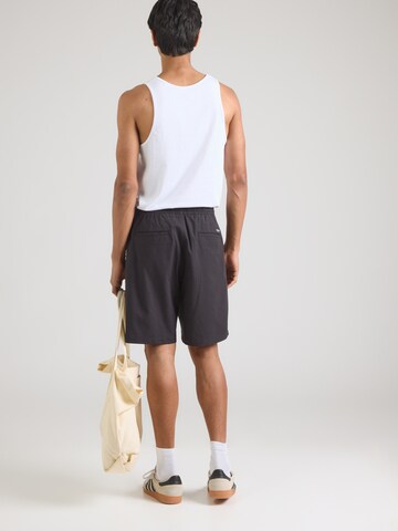 SCOTCH & SODA Loosefit Shorts in Schwarz: Rückseite