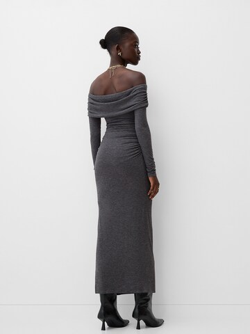 Abito di Bershka in grigio
