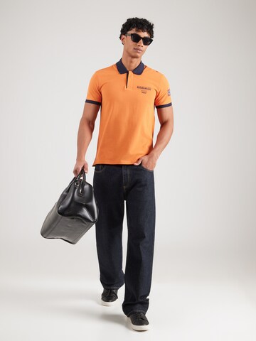 Tricou 'EMBERS' de la NAPAPIJRI pe portocaliu