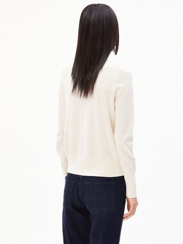 Pull-over 'Kaathia' ARMEDANGELS en beige : devant