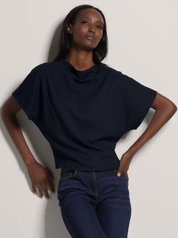 MADELEINE Shirt in Blauw: voorkant