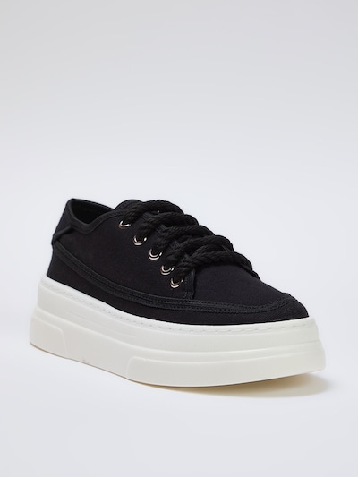 Trendyol Baskets basses en noir, Vue avec produit