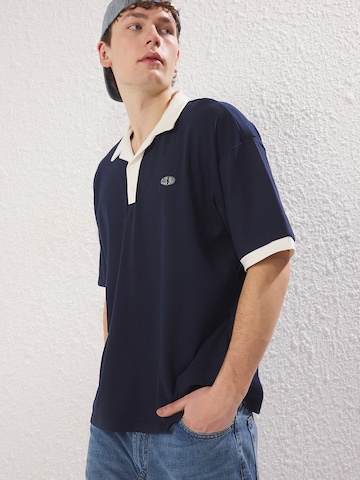 T-Shirt Trendyol en bleu : devant