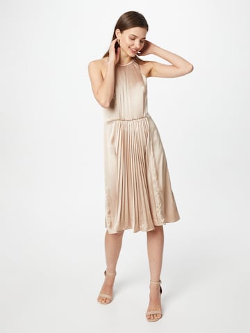 Robe de cocktail 'Carly' Chi Chi London en beige