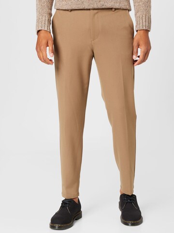 Les Deux Regular Chino Pants in Brown: front