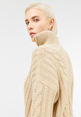 TOPTOP STUDIO Sweater Stehkragenpullover in Beige