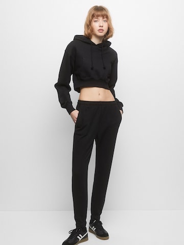 Pull&Bear Sweatsuit in Black: front