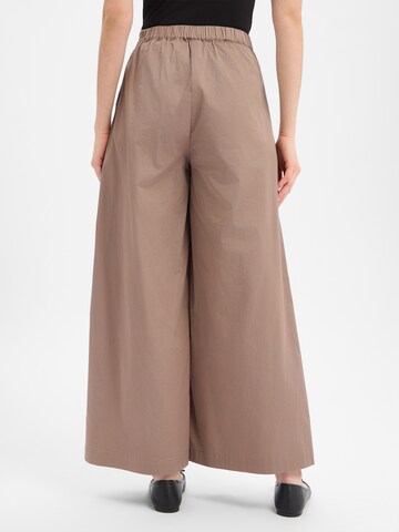 Marie Lund Pants in Brown