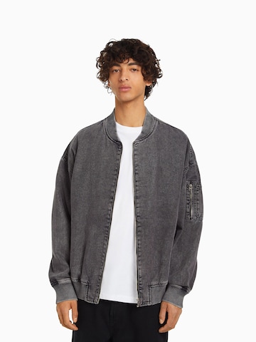 Veste mi-saison Bershka en gris : devant