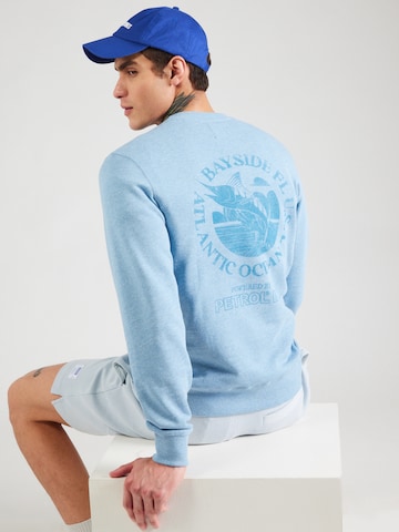 Sweat-shirt Petrol Industries en bleu : devant