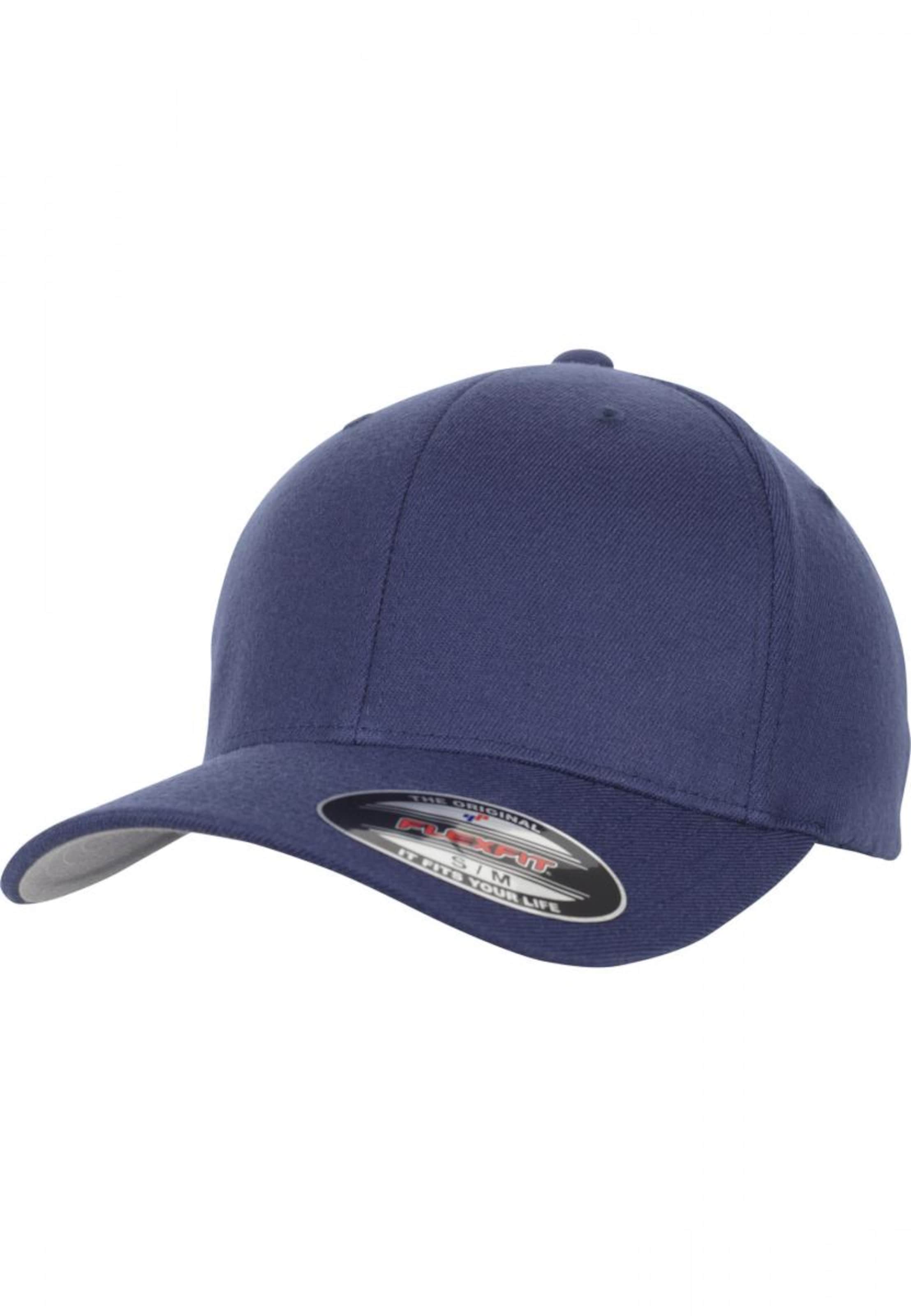 Flexfit Cap in Blue: front