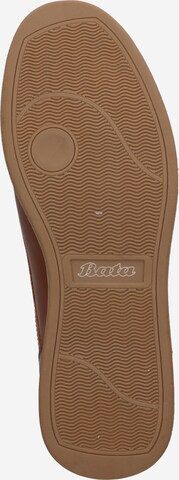 Baskets basses Bata en marron