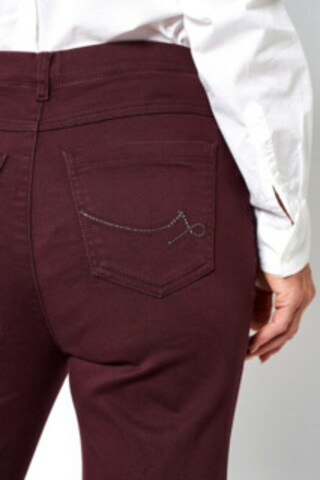 Relaxed by TONI Regular Trousers in Red