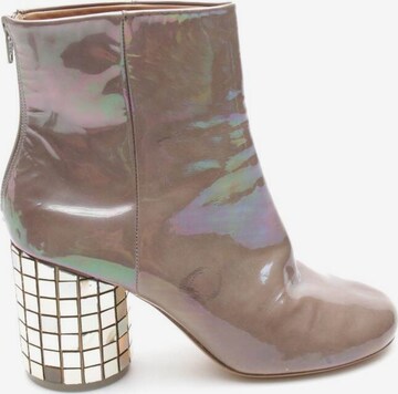 Maison Martin Margiela Dress Boots in 38 in Mixed colors: front