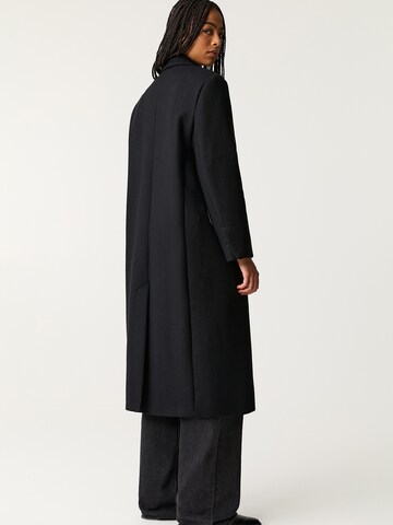 Pull&Bear Between-seasons coat in Black