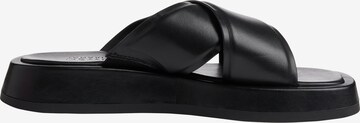 NEWD.Tamaris Mules in Black