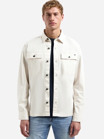 Coupe regular Chemise No Excess en beige : devant