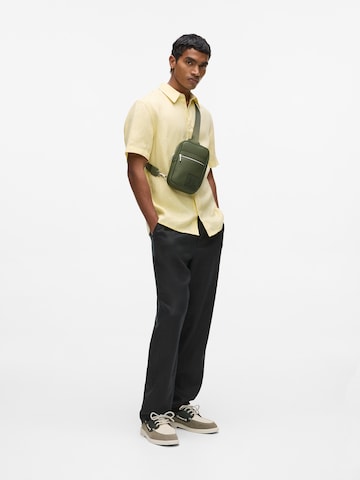 Karl Lagerfeld Axelremsväska i grön