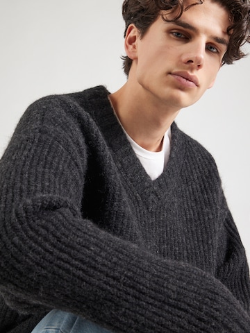 WEEKDAY Sweater 'Riley' in Black