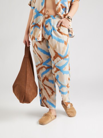 Wide leg Pantaloni di ONLY Carmakoma in beige: frontale
