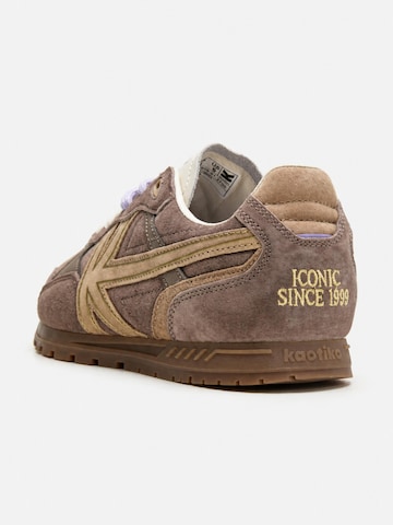 Kaotiko Sneakers laag 'Seattle' in Bruin
