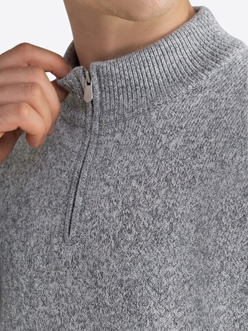 Vantory Sweater in Grey