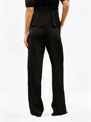 Regular Pantalon 'Tiki' Liberte Essentiel en noir