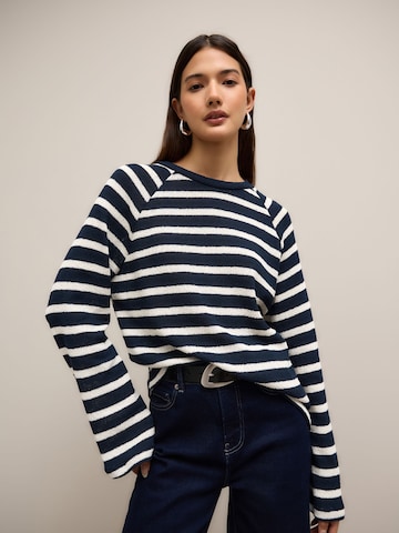 Next Свитер в Синий: спереди