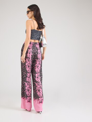 Versace Jeans Couture Широкий Брюки со складками в Ярко-розовый