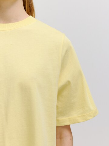 Maglietta 'Nola' di EDITED in giallo
