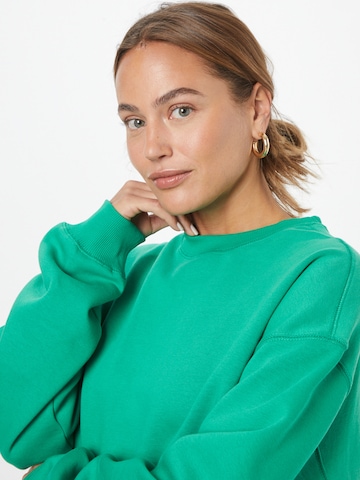 WEEKDAY Sweatshirt in Green