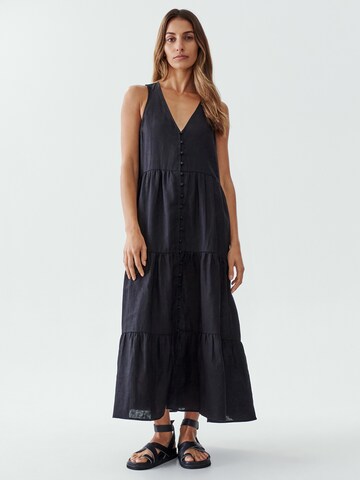 Calli Dress in Black: front