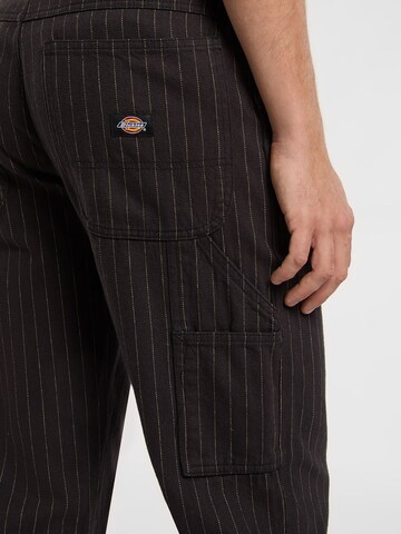 melns DICKIES Standarta Kargo bikses 'SERVICE CARPENTER'