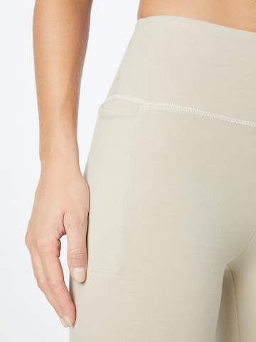 HOLLISTER Flared Leggings in Beige