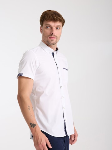 Slim fit Camicia business 'Iconic Poplin Stretch Man Shirt Short Sleeve Light Blue' di 7Camicie in bianco