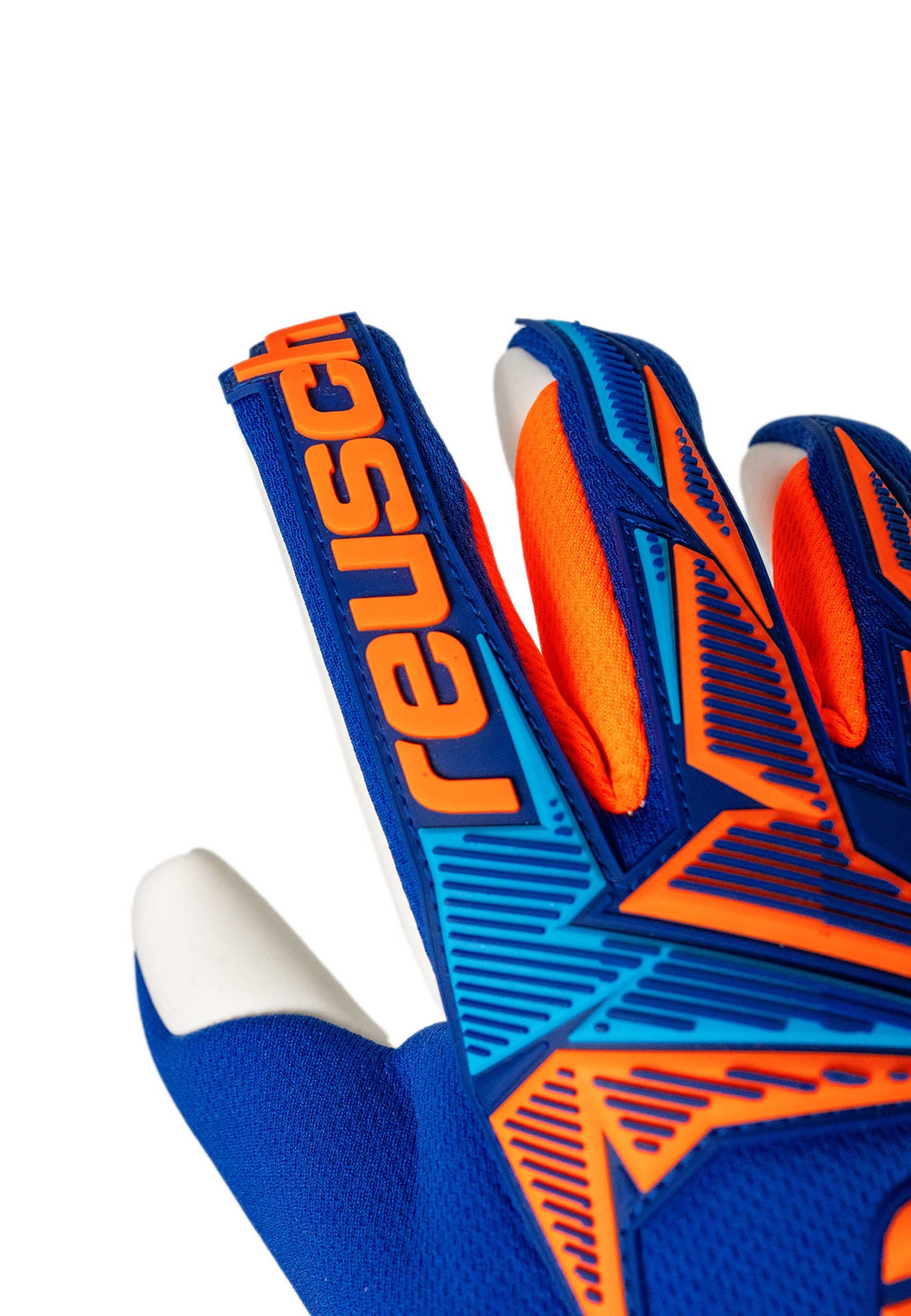 REUSCH Sports gloves 'Attrakt Freegel Advance' in Blue